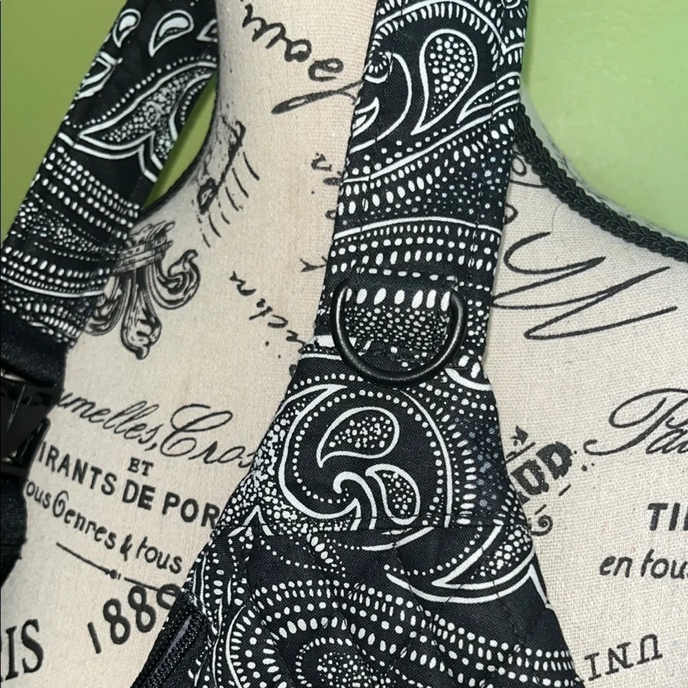 🆕 Vera Bradley Black and White Stellar Paisley Sling Backpack Bag